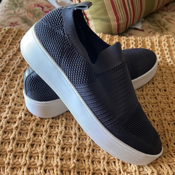 Steve Madden - Picture 2 of 3